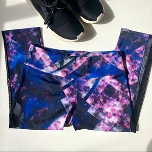Onzie galaxy mesh capri legging
